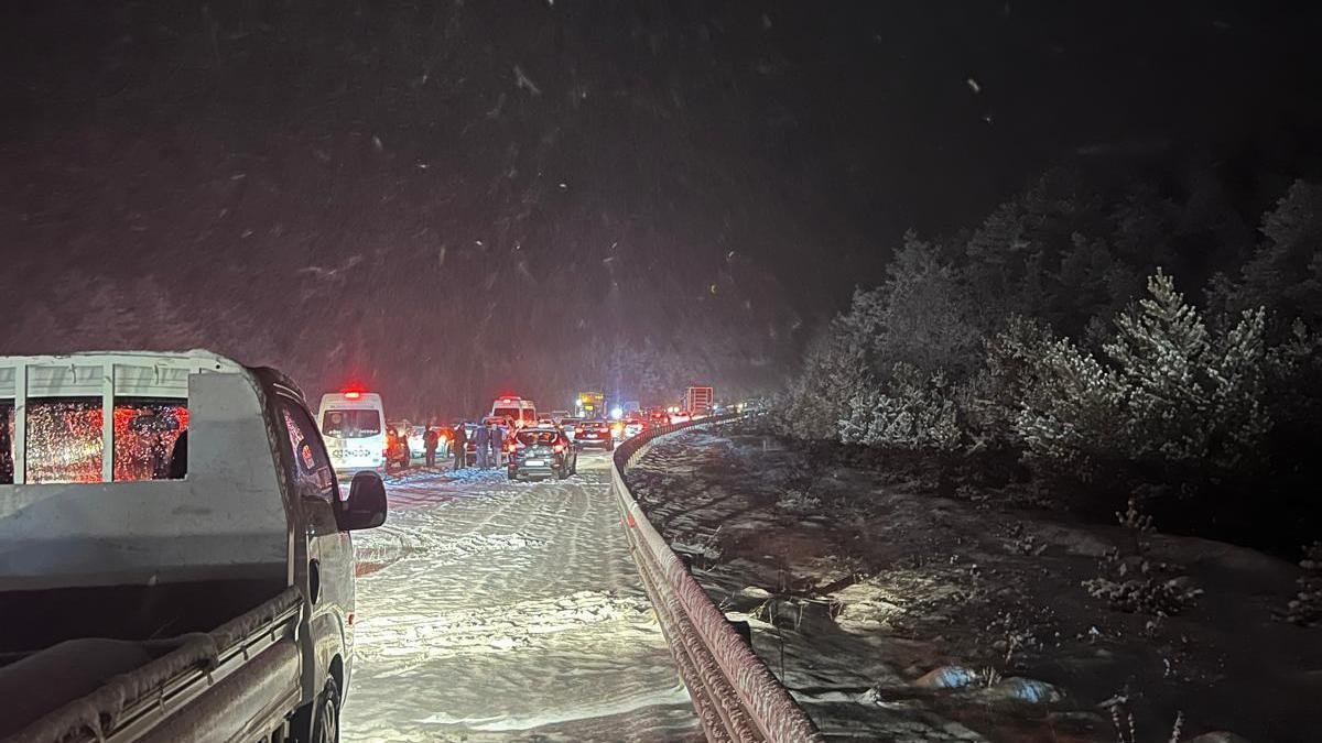 Kastamonuda yoğun kar yağışı ulaşımı olumsuz etkiledi