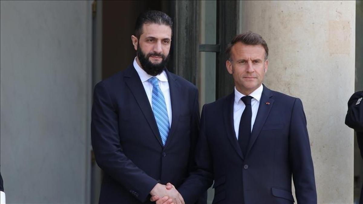 Suriye Cumhurbaşkanı Şara, Fransa Cumhurbaşkanı Macron ile bölgesel gelişmeleri görüştü