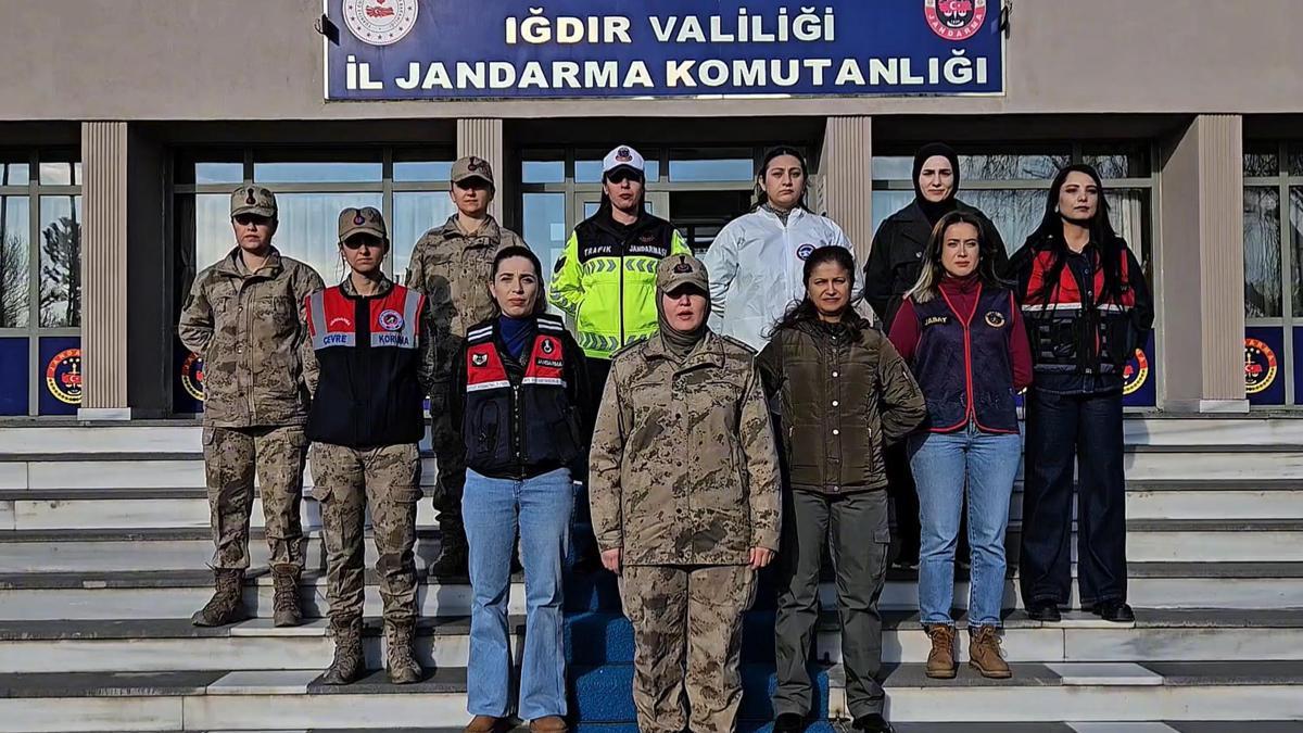 Iğdırda kadın jandarmalardan 8 Marta özel video