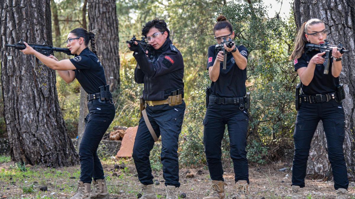 Polisin kadın eğitmenleri: Gücümüz Nene Hatunlarda…