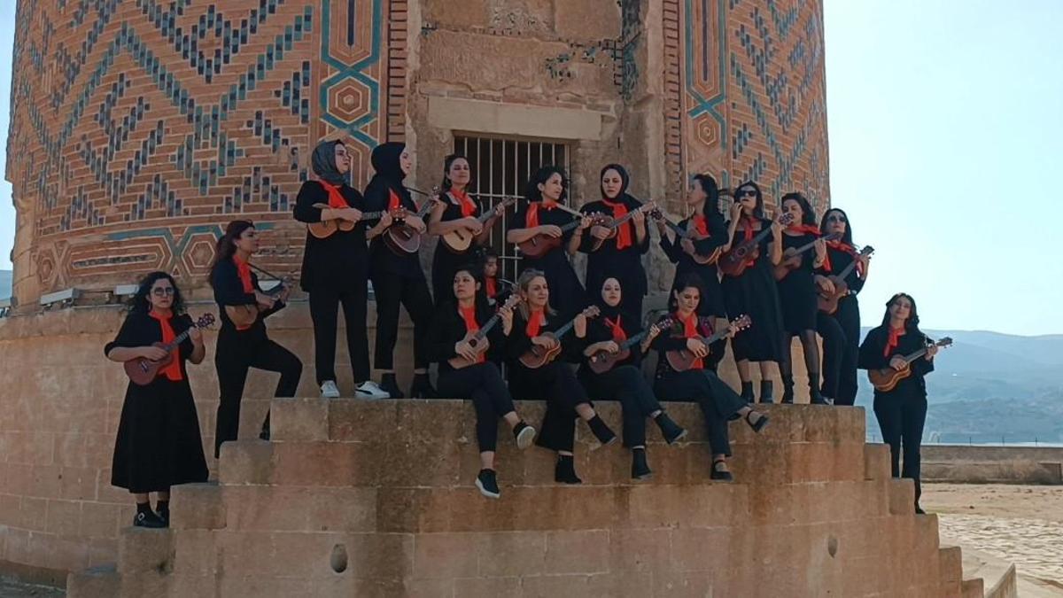 12 bin yıllık Hasankeyfte kadınlardan ukuleleli 8 Mart etkinliği