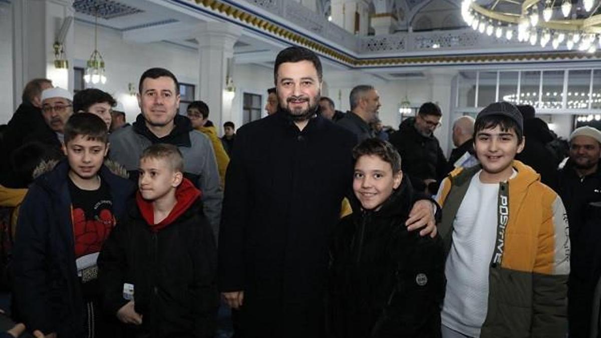 Gençlik Uyanıyor, Ailecek Duada Buluşuyor projesinde 10 haftayı tamamlayan gençler ödüllendirildi