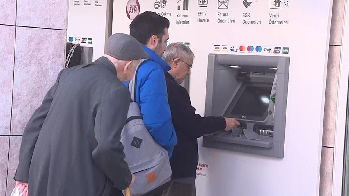 Emekli aylıklarına büyüme ayarı