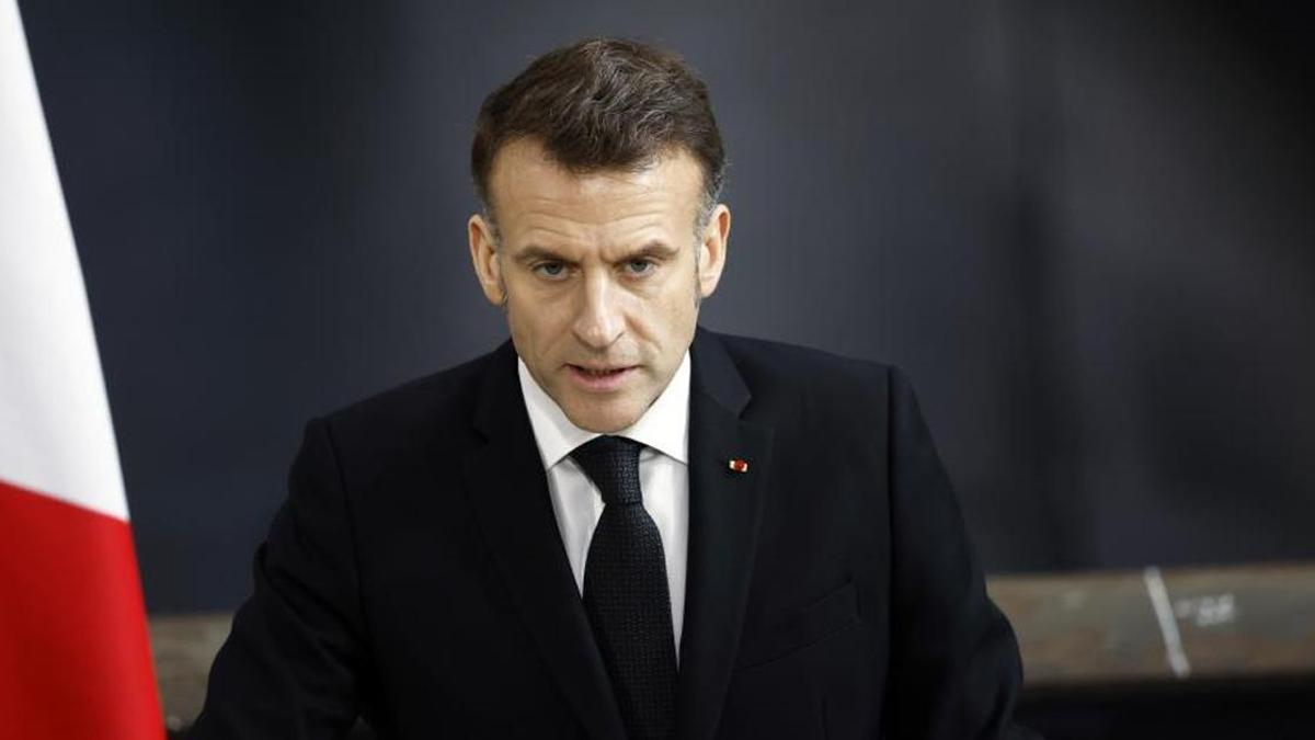 Macron, Pezeşkiyan ile telefonda görüştü