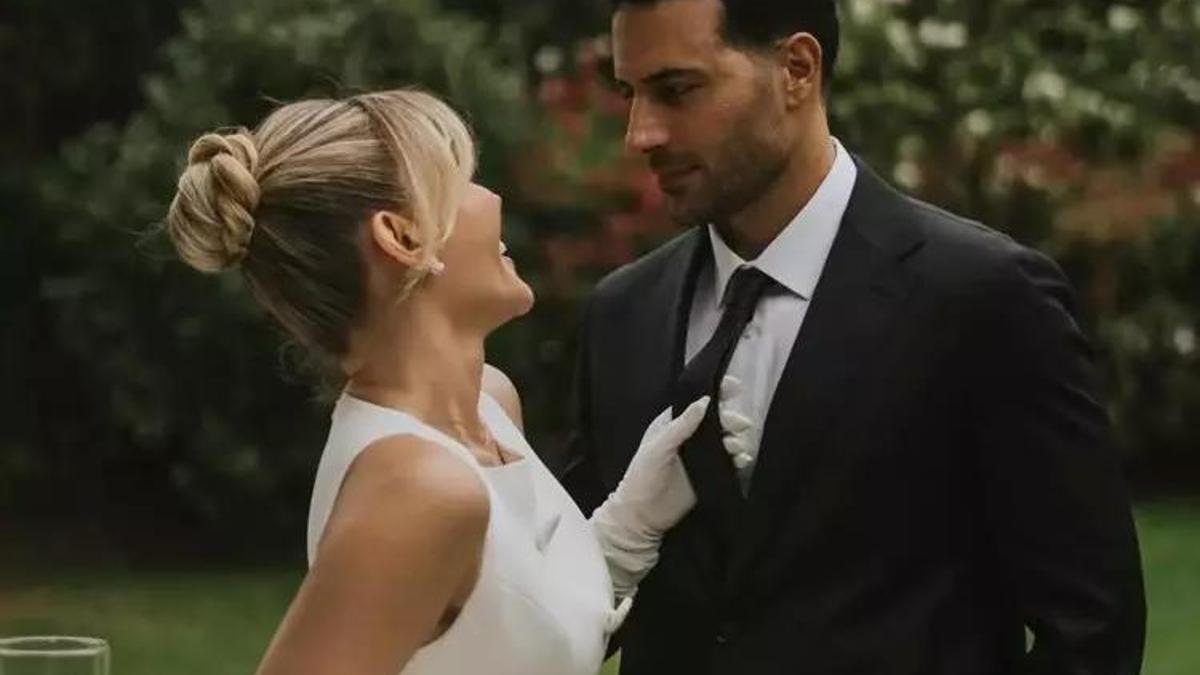 Esra Erol’un Kardeşi Eda Erol, Karnı Burnunda Pozlarıyla Olay Yarattı! Eğlenceli Hamilelik Paylaşımı: “Nar”dan Sonra “Karnabahar”