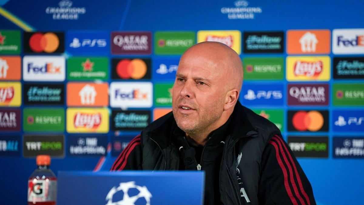 Arne Slot: Galatasaray'a, Okan Buruk'a büyük saygım var