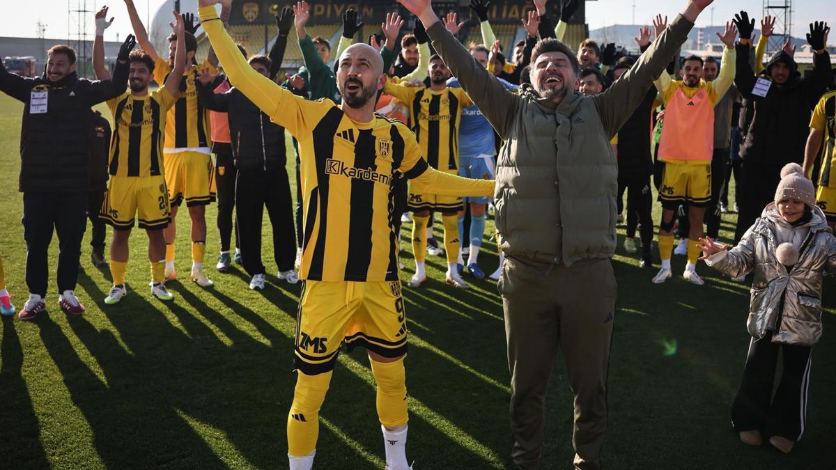 Aliağa FK şampiyonluk yolunda gaza bastı