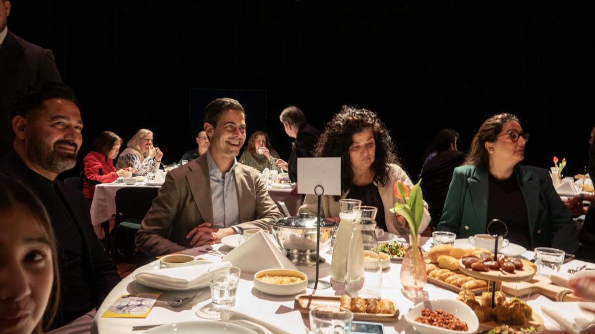 Hollanda Başbakanı Jetten, Gouda kentindeki iftar programına katıldı