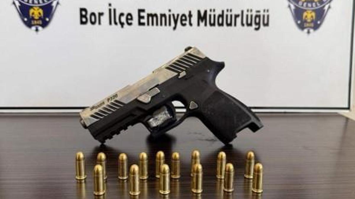 Denetimlerde ruhsatsız tabanca ve şase numarası silinmiş motosiklet ele geçirildi