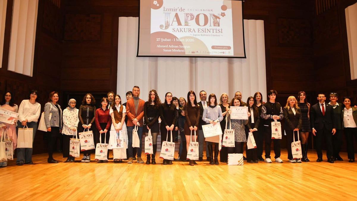 İzmir'de Japon Sakura Esintisi