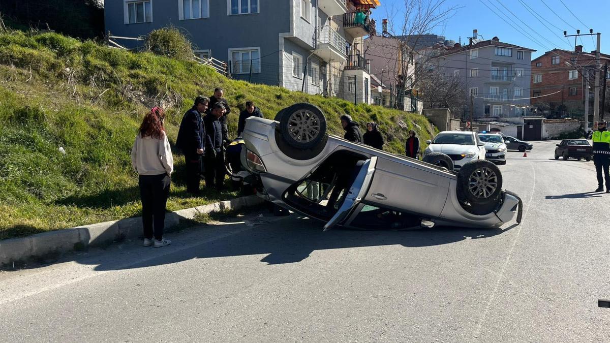 Kütahyada takla atan otomobilin sürücüsü yaralandı