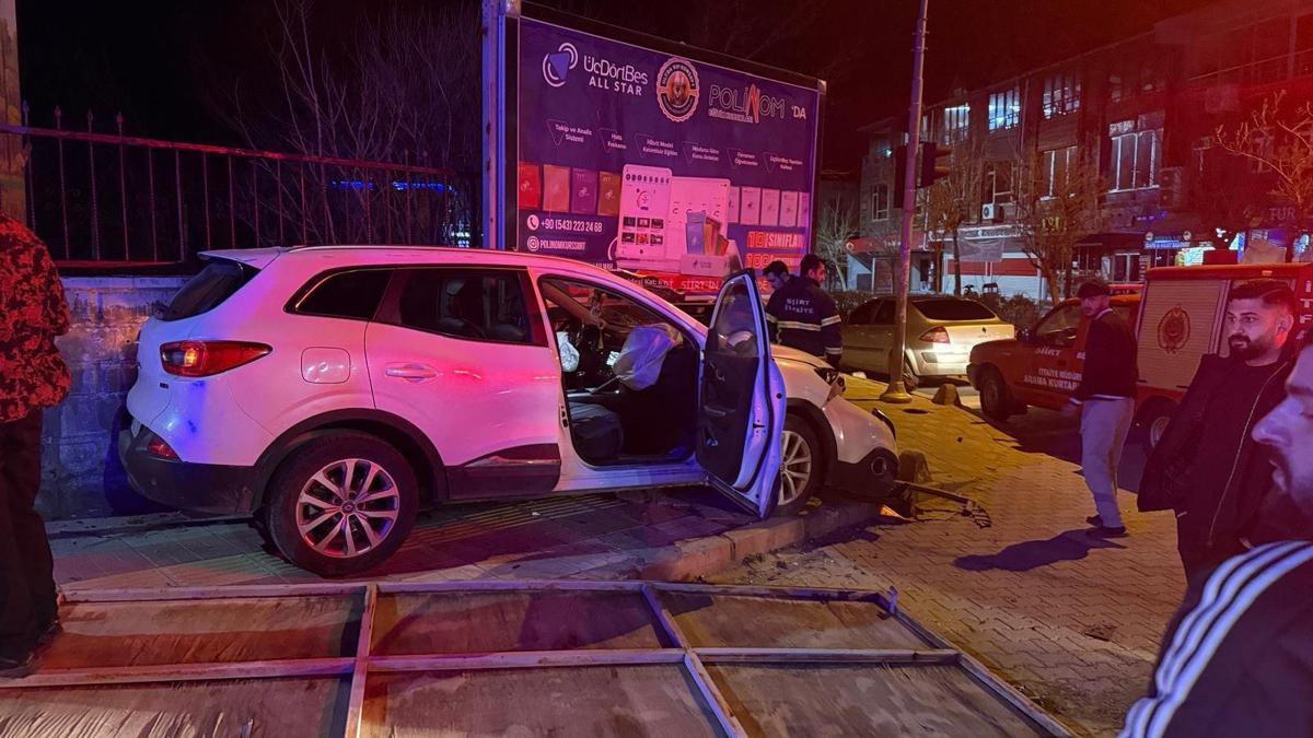 Siirtte otomobil ile çarpışan motosikletin sürücüsü yaralandı