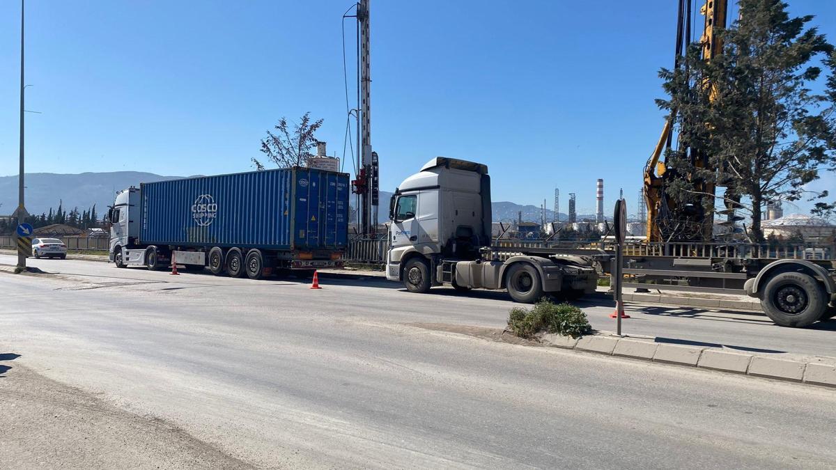 İki TIRın arasında sıkışıp öldü