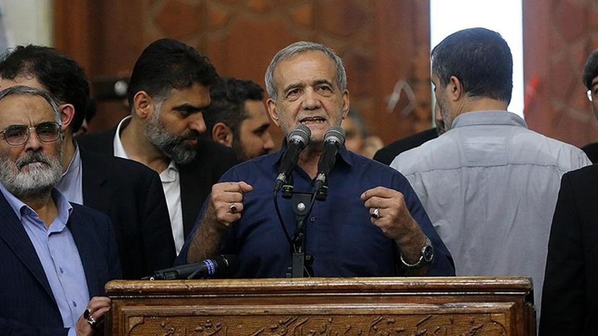 İran Cumhurbaşkanı Pezeşkiyan: Saldırganlar gelir geçer, İran hep ayakta kalır!