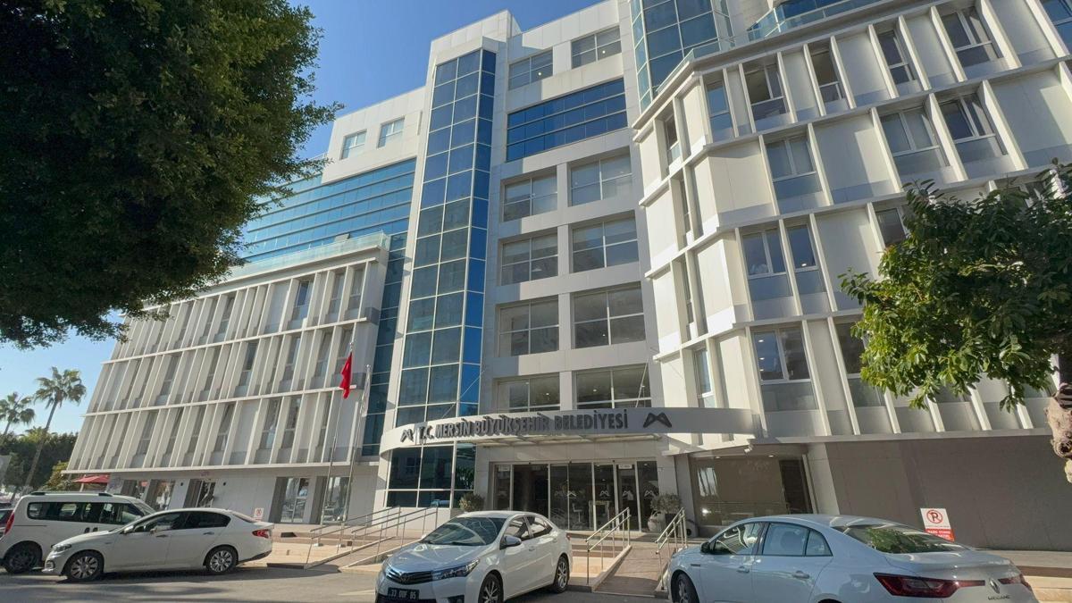 Mersin Büyükşehir Belediyesi'nde 'ihaleye fesat' ve 'rüşvet' operasyonu