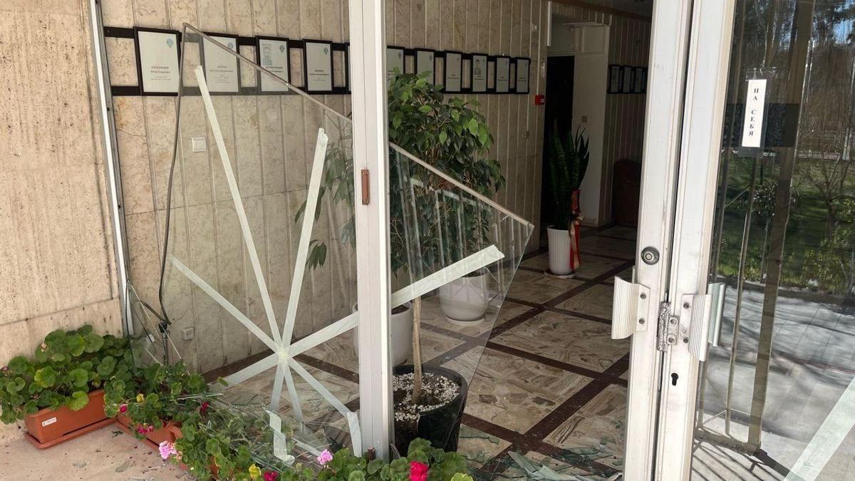 Rusya'nın İran'daki konsolosluğu saldırı sonucu hasar gördü
