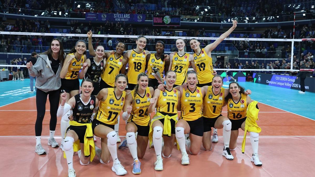 VakıfBank'tan harika geri dönüş! Final Four yolunda ilk adım...