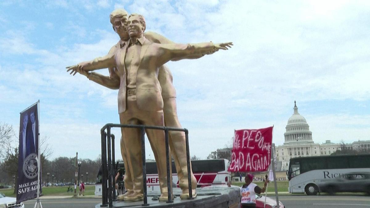 İranın füze mesajından sonra ABDde şok hamle: Trump–Epstein heykeli yeniden dikildi