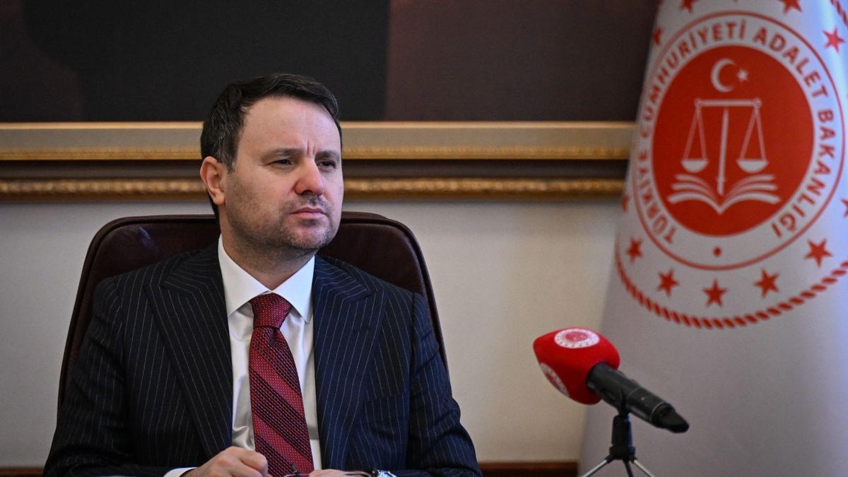 Bakan Gürlek: 10 yılı doldurmayan bir hakim, ticaret mahkemesi başkanı olmayacak