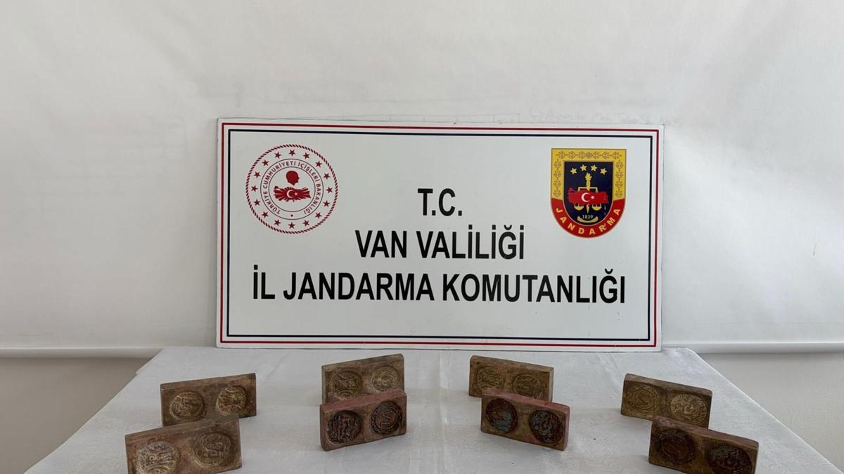 Van'da 3,5 milyon TL değerinde tarihi eserler ele geçirildi