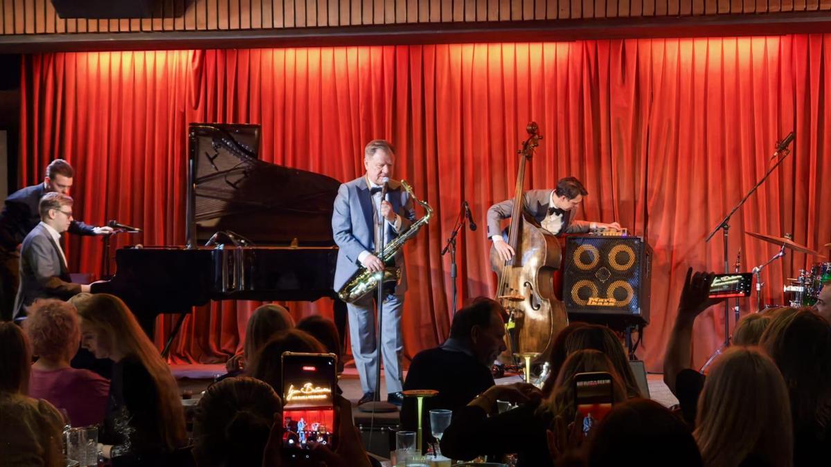 Putinin teşekkür ettiği sanatçı Butmandan Ruslara Türkiye mesajı