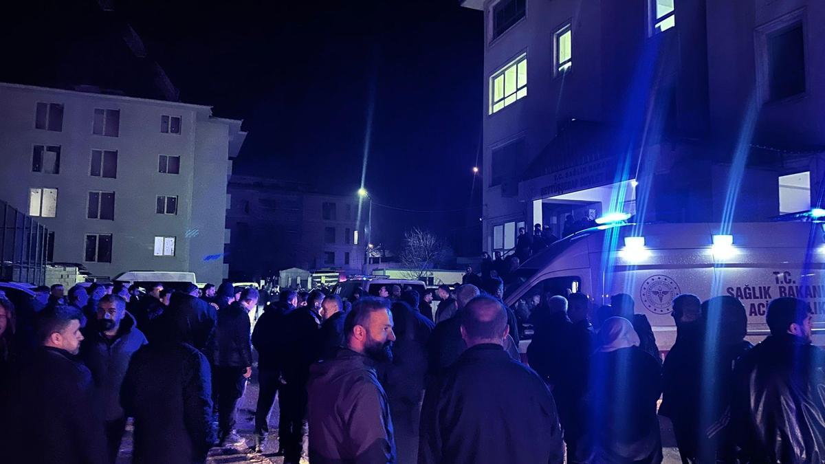 Şırnakta şarampole devrilen kamyonetin sürücüsü yaralandı