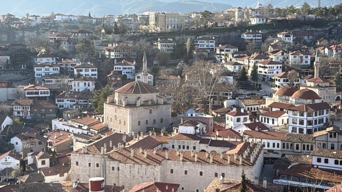 Tarihi kent Safranboluda bayram yoğunluğu
