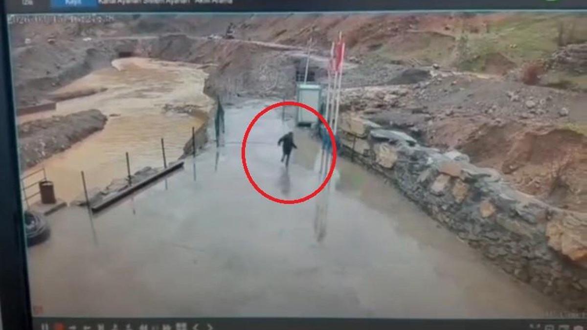 Şırnakta selden kaçış kamerada