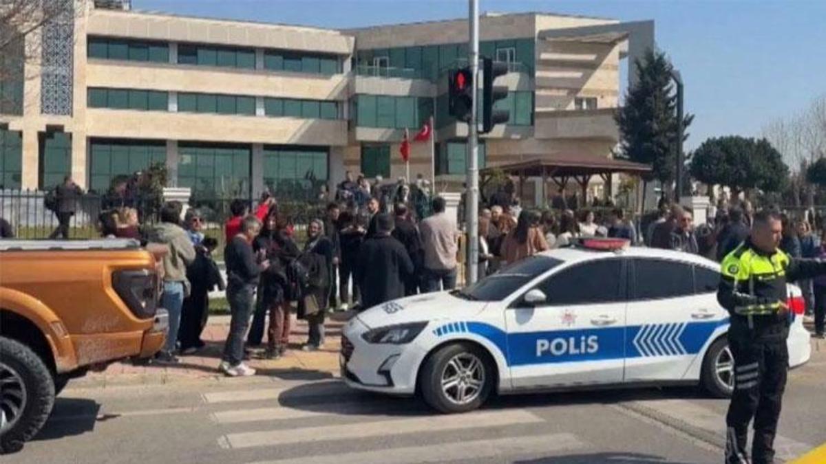 SON DAKİKA... Antalya'da kaymakamlık binasında silah sesleri!