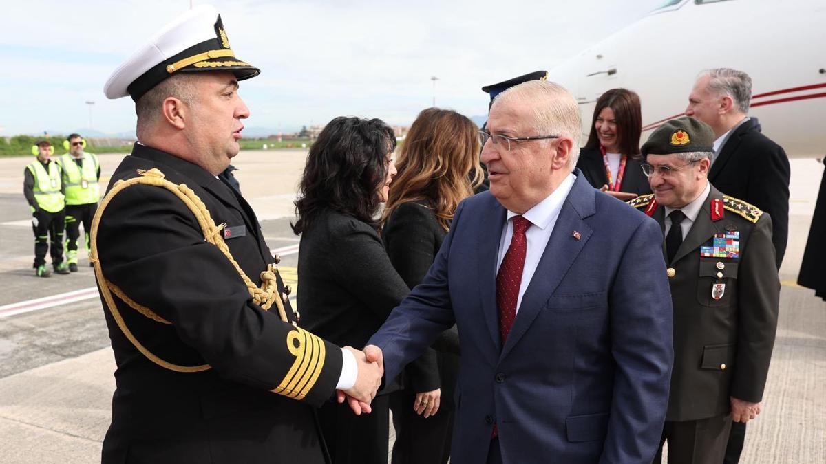 Milli Savunma Bakanı Yaşar Güler, İtalyada