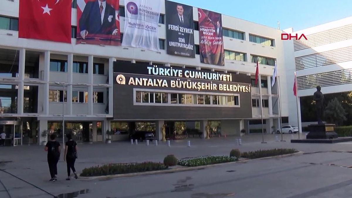 Antalya Büyükşehir'de yolsuzluk davasında ilk duruşma görüldü