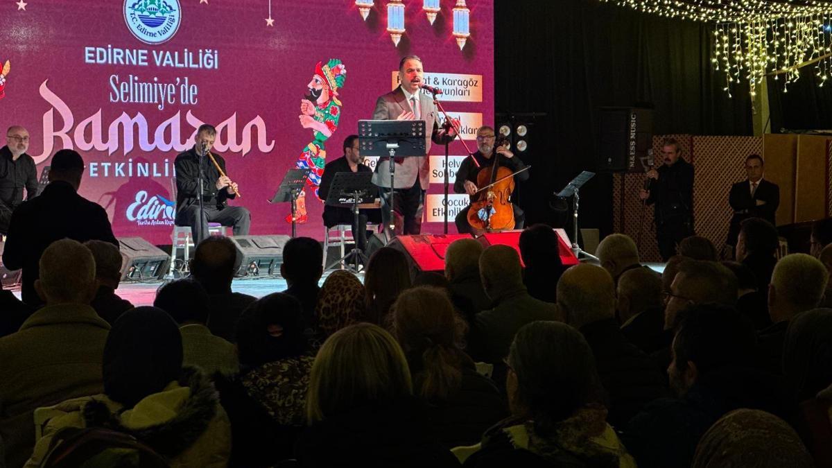 Selimiye gölgesinde açılan Ramazan Sokağı, kadir gecesiyle kapılarını kapattı