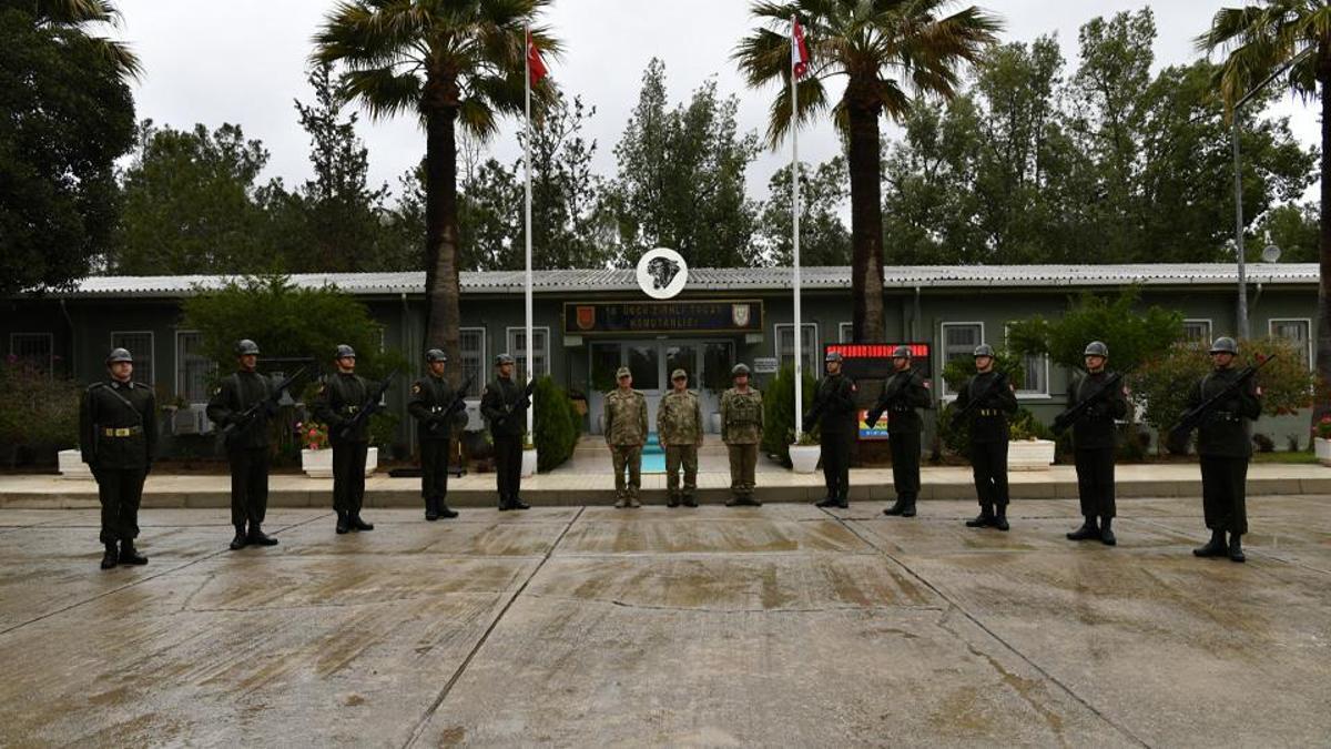 Kara Kuvvetleri Komutanı KKTC'de: Orgeneral Metin Tokel, KKTC'de birlikleri denetledi