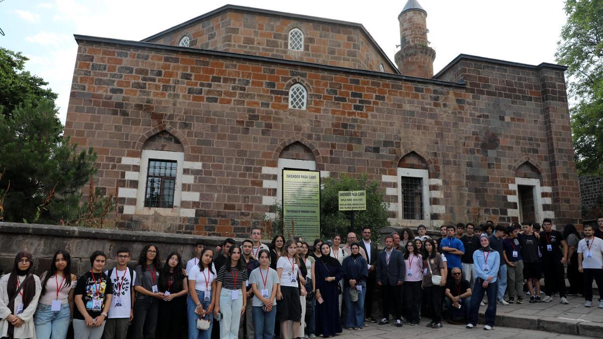 Antalya'dan Ahlat'a Selçuklu köprüsü