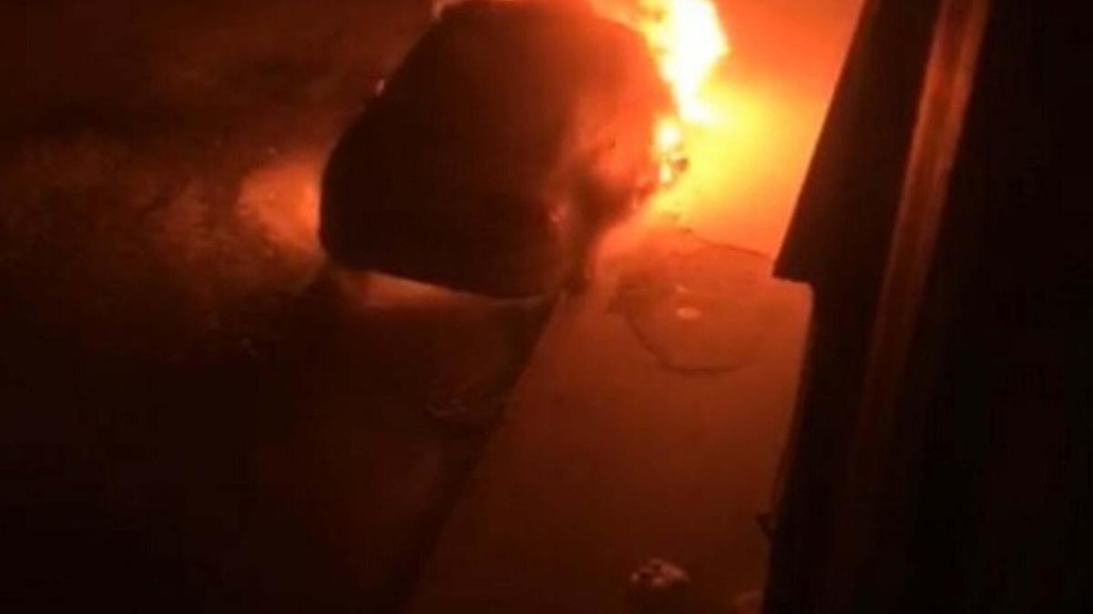 Trafik polisinin aracını kundaklayan sanıkların cezaları yeniden yargılamada azaldı