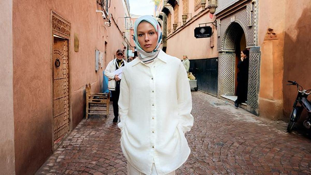 İmannoor Yeni Sezon Çekimini Fasta Gerçekleştirdi: Doğadan İlham Alan 2026 İlkbahar–Yaz Koleksiyonu