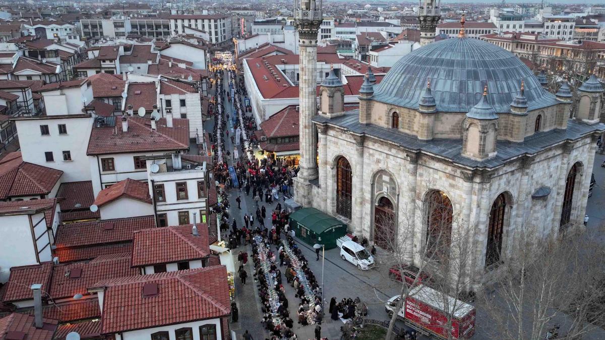 Karatay Belediyesi'nden 'Kardeşlik iftarı'