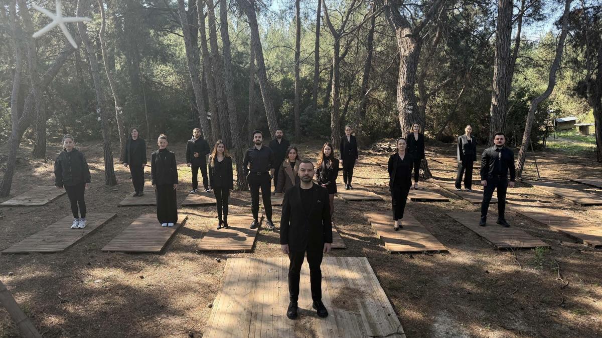 İzmirli öğretmenlerden Çanakkale Zaferi'nin 111'inci yılına özel şarkı