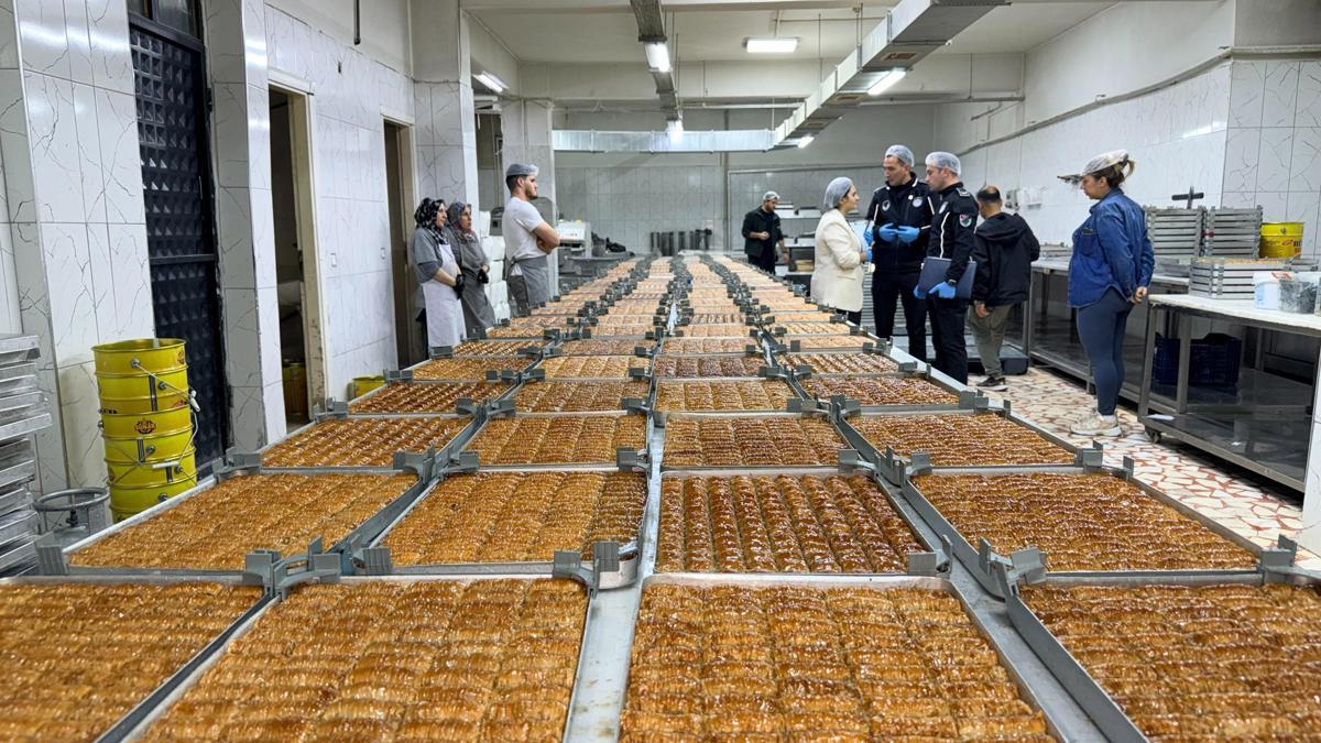 Kepezde bayram öncesi tatlıcılara sıkı denetim