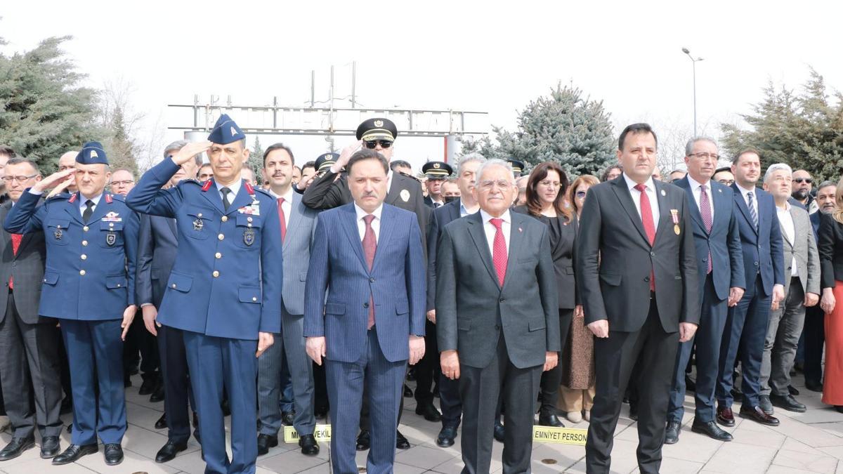 Çanakkale Deniz Zaferi'nin 111'inci yıl dönümünde şehitler anıldı