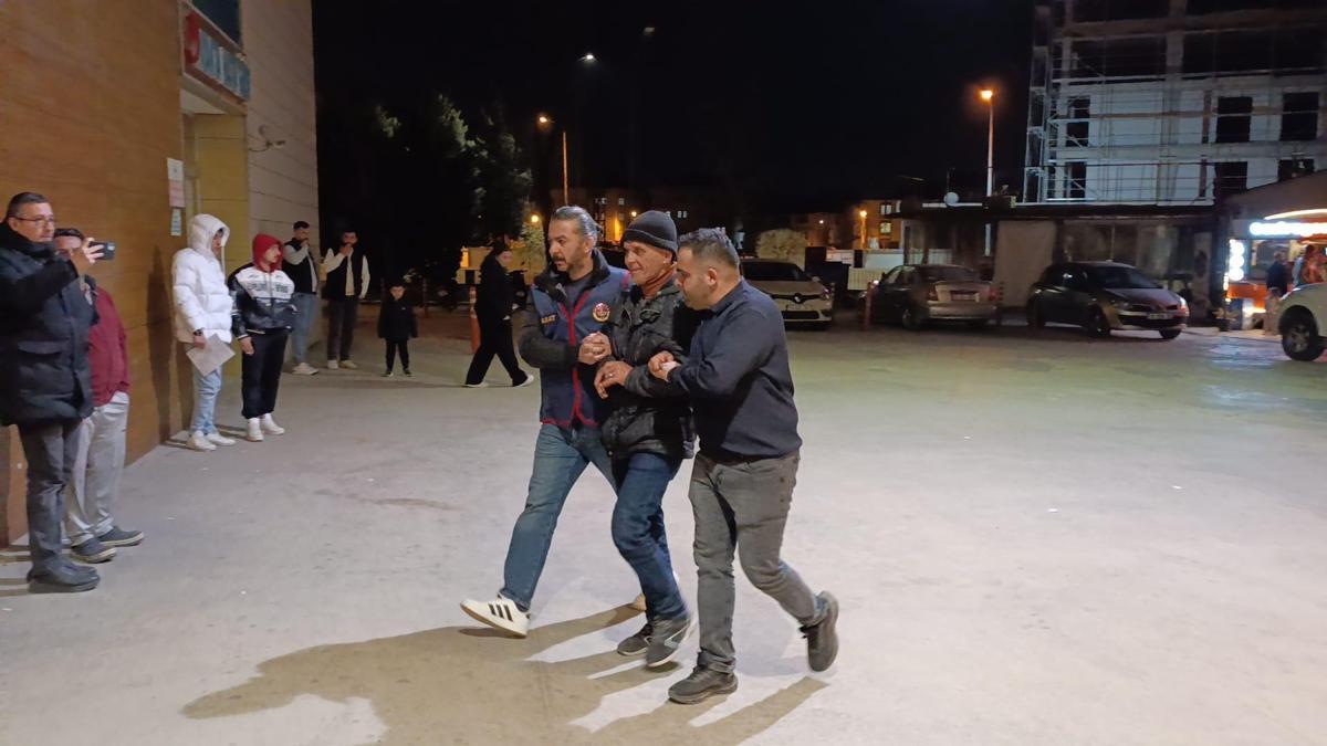 Ev hapsi cezasını ihlal eden hükümlü dolmuşta yakalandı