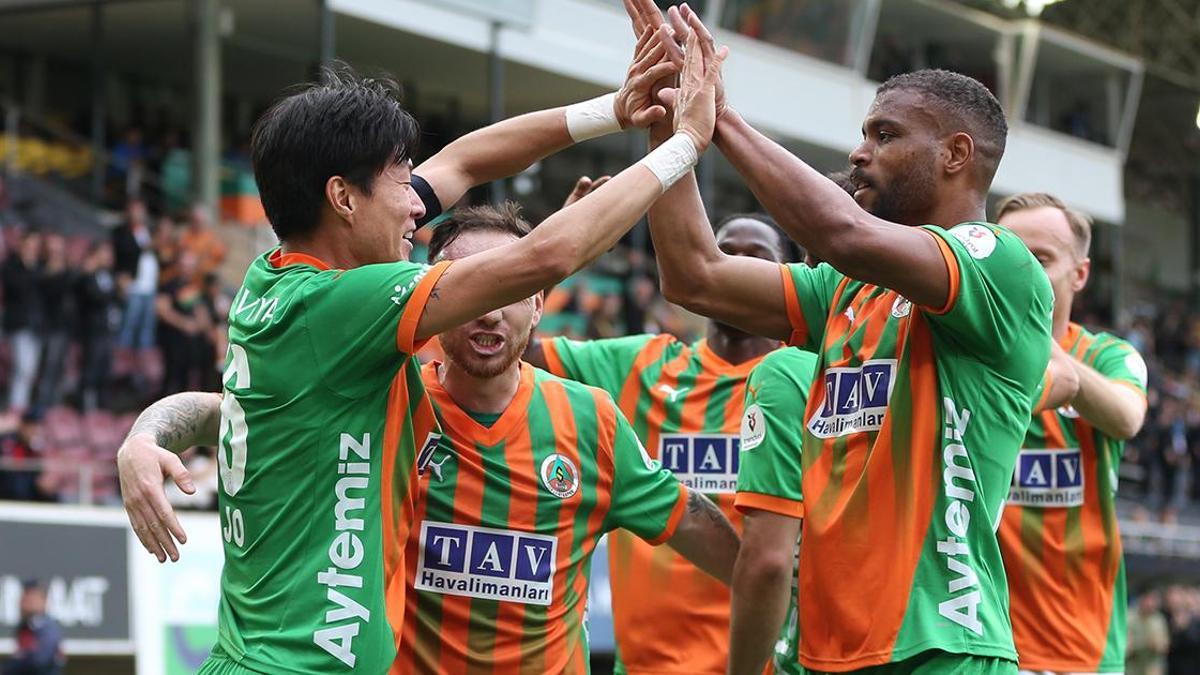 Alanyaspor’dan Kocaelispor’a farklı tarife
