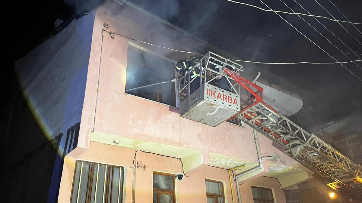 Kastamonuda bir evde patlamanın ardından yangın çıktı: 1 yaralı