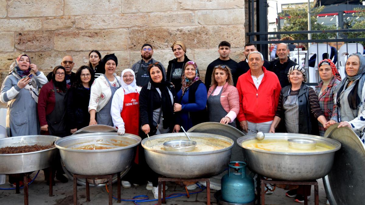 Antalyalı kadınlardan iftar sofrası