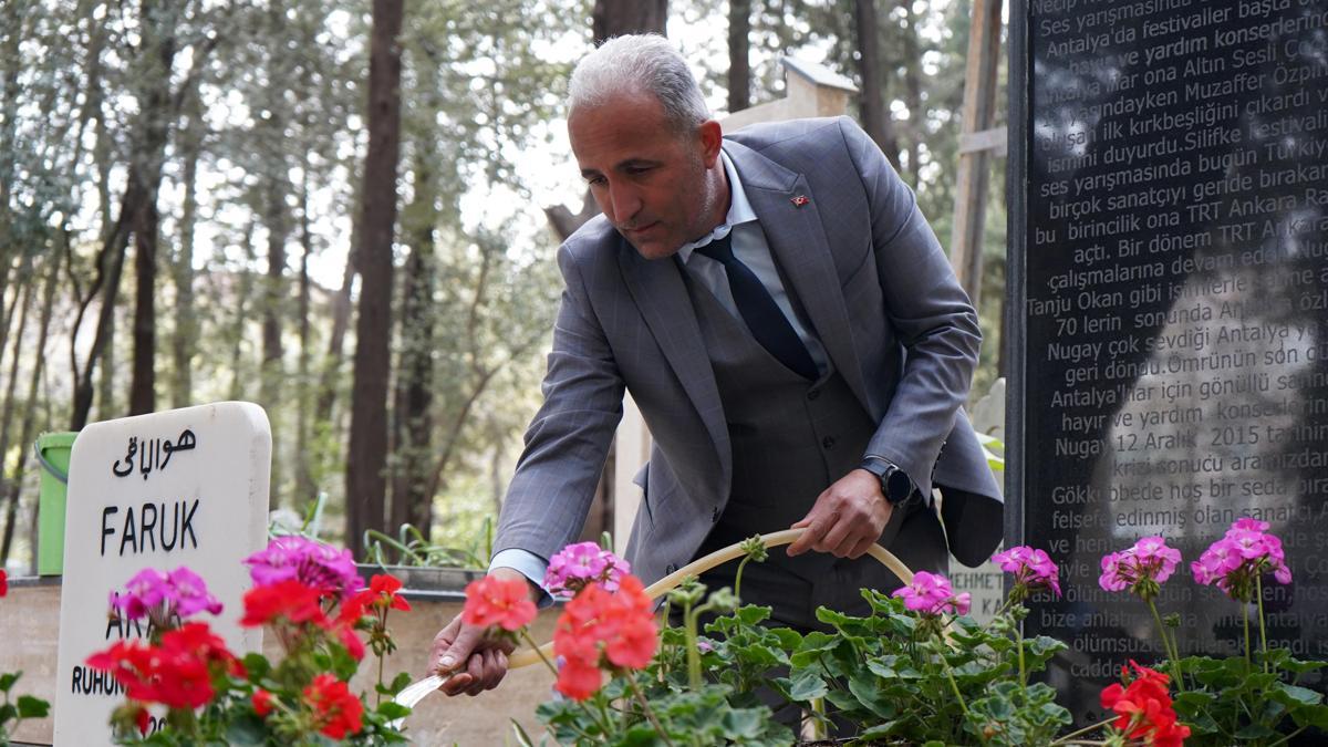 Bayram öncesi mezarlara 'görüntülü ziyaret'