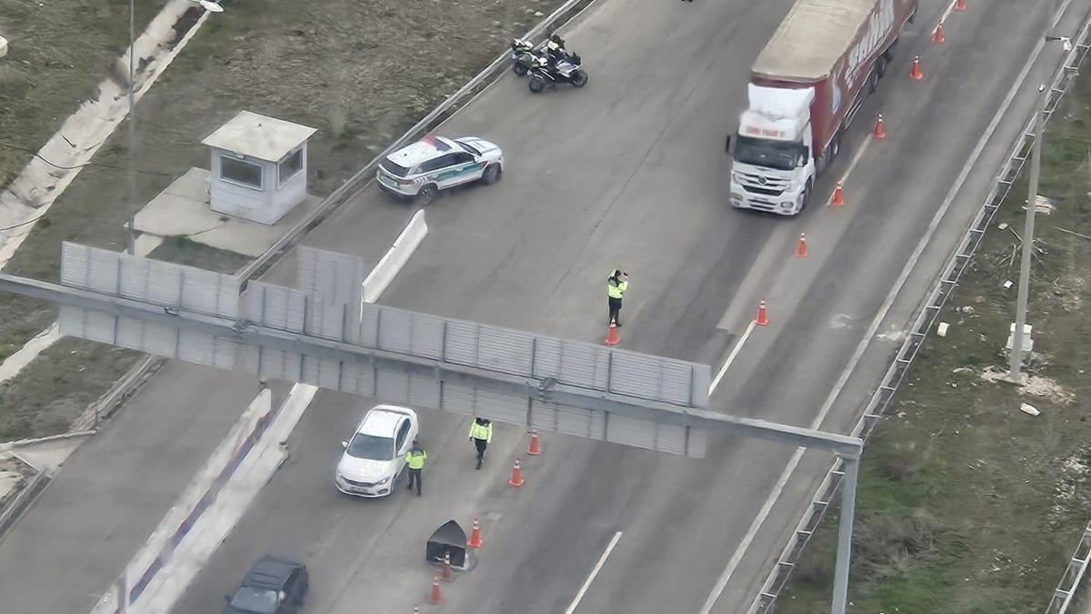 Ankara'da jandarmadan helikopterli trafik denetimi