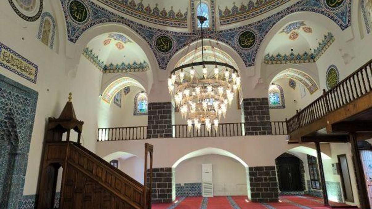 Restore edilen 3 tarihi cami, bayramda ibadete açılacak