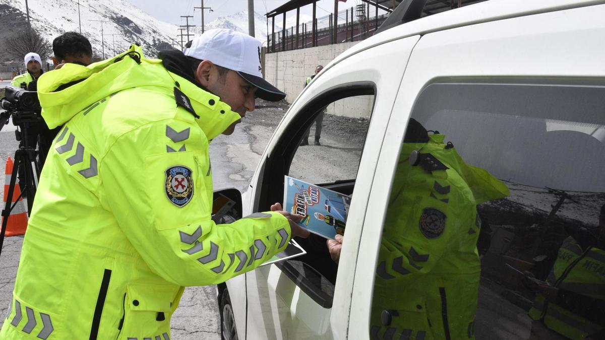Bitliste trafik ekipleri, bayram öncesi denetimlerini artırdı