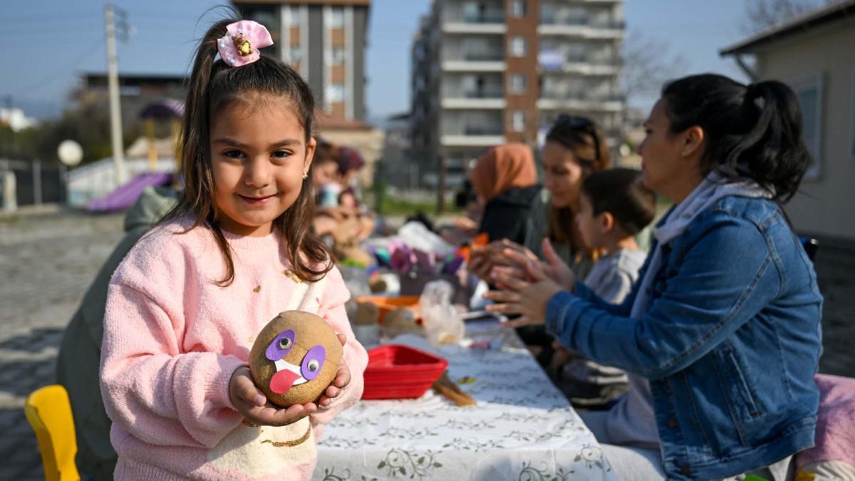 Bornovalı miniklere 'Çim Adam Atölyesi'