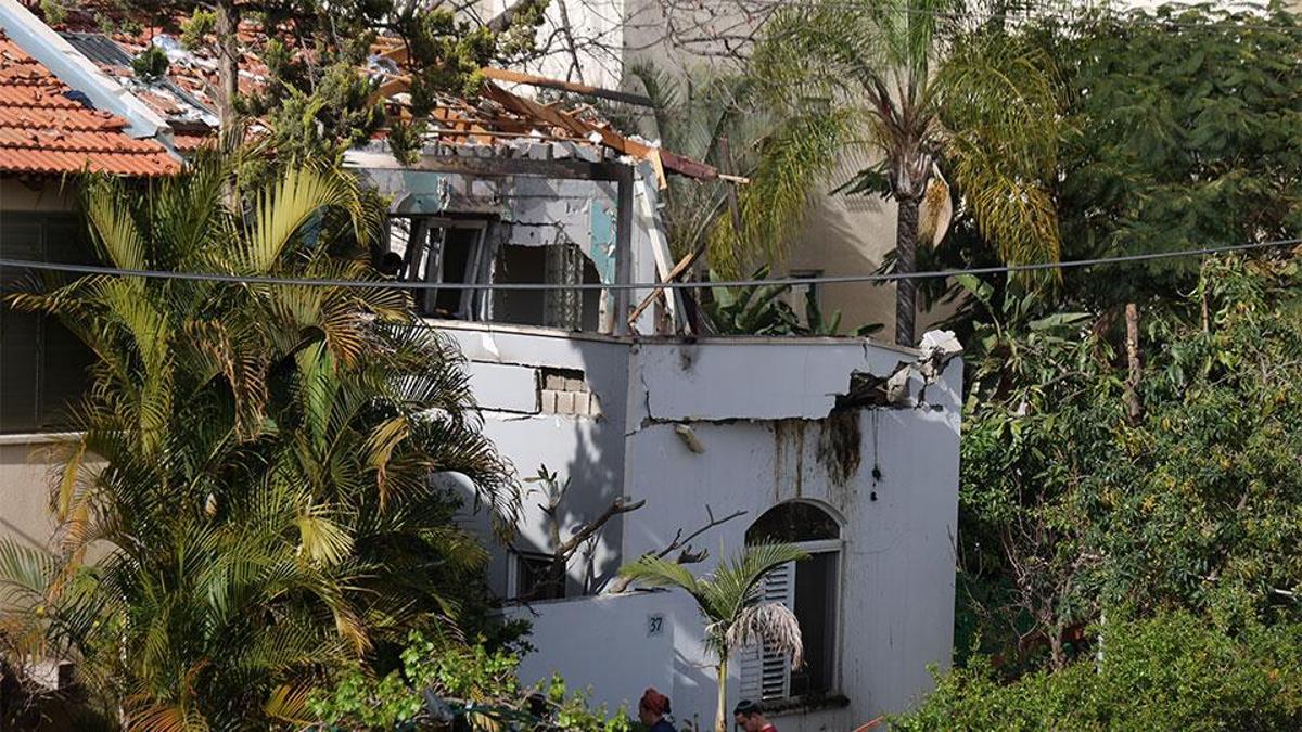 İran füzesi İsrail'i vurdu: 11 yaralı | CNN TÜRK ekibi yıkımı görüntüledi